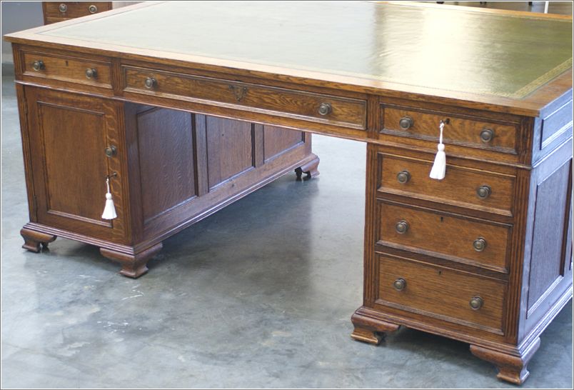 1021 Large Antique Oak Partners Desk Maple & Co (3)